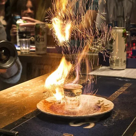 Hostel The Monk's Bunk *