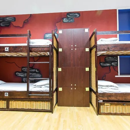 The Monk's Bunk 塔林